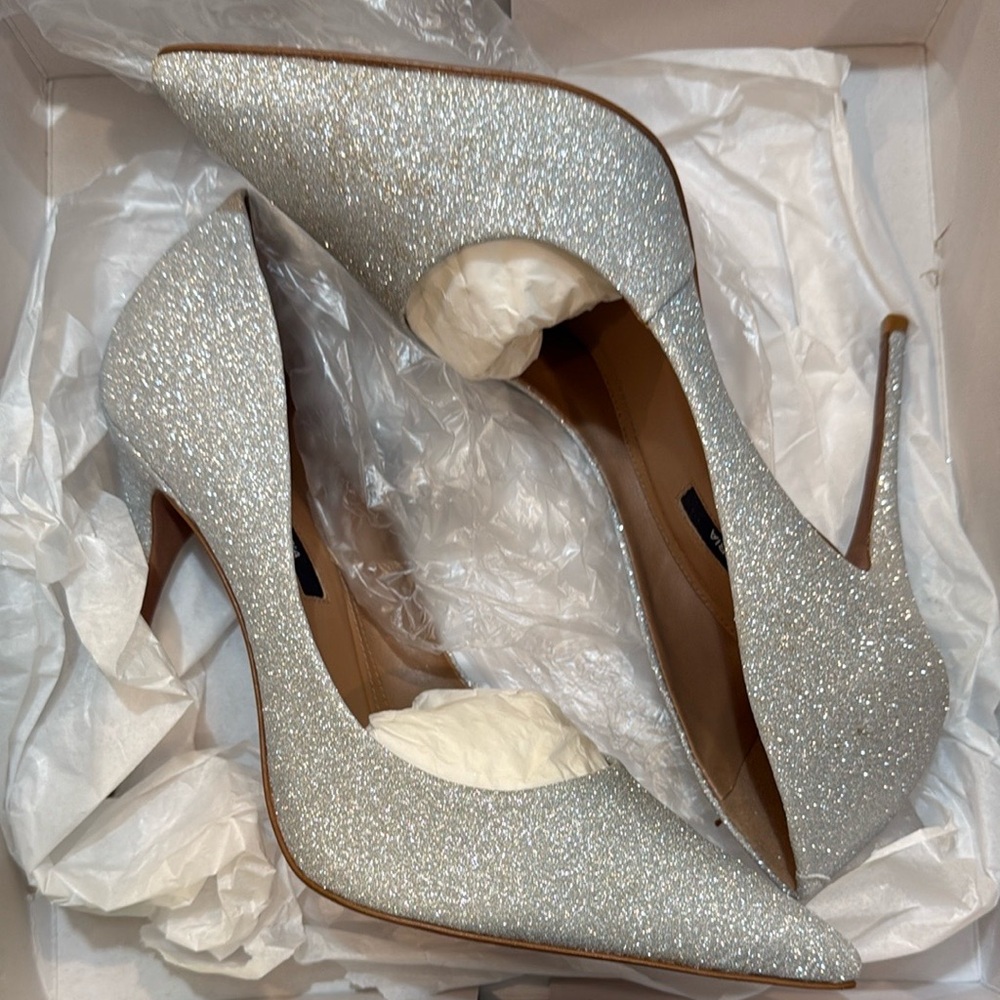 BCBG MAXAZRIA Elegant Silver Glitter Women's Heels